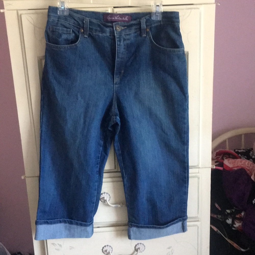 Gloria Vanderbilt cuffed capris